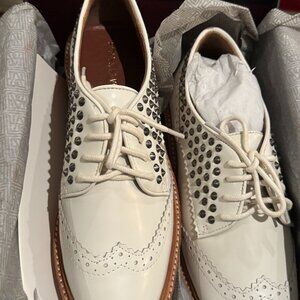 Pour La Victoire Women's Mayah Flat Off White Calf leather lace-up studs wingti